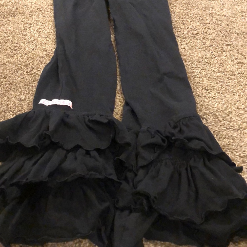 👸🏼 Ruffle Pants - Picture 3 of 4